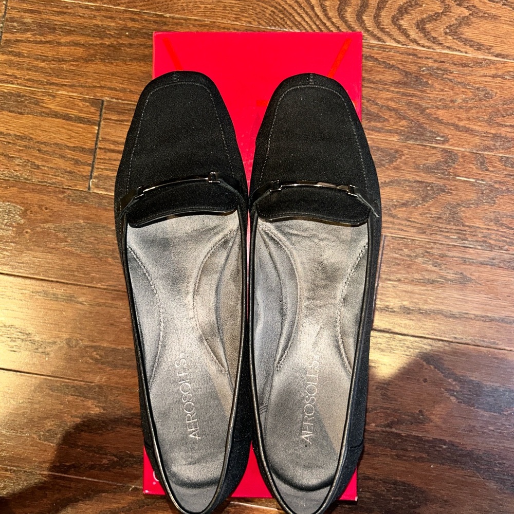 AEROSOLES Black Suede Loafers